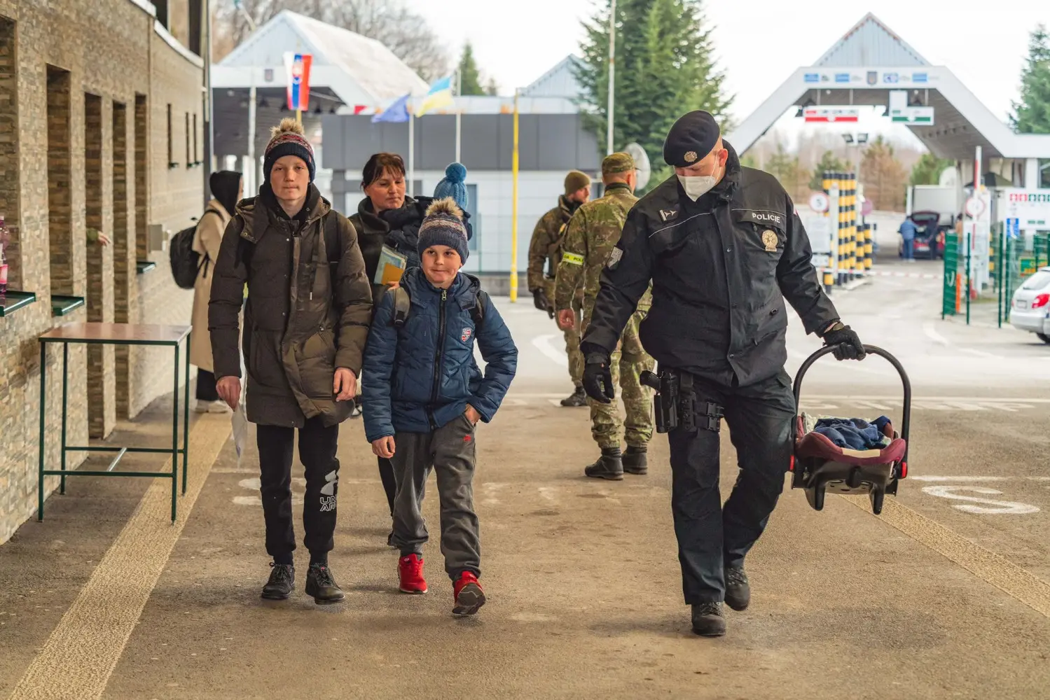 Перетин кордону зі Словаччиною - порятунок від війни в Україні