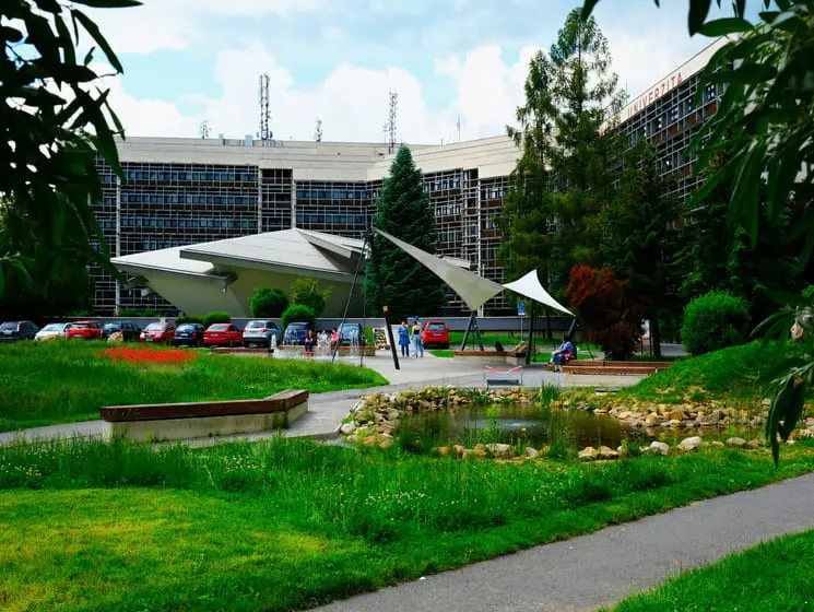 Технический университет в Зволене